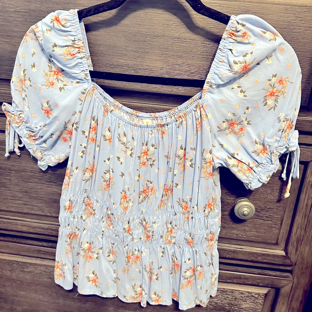 Kingston Grey Peplum Top. Size Small